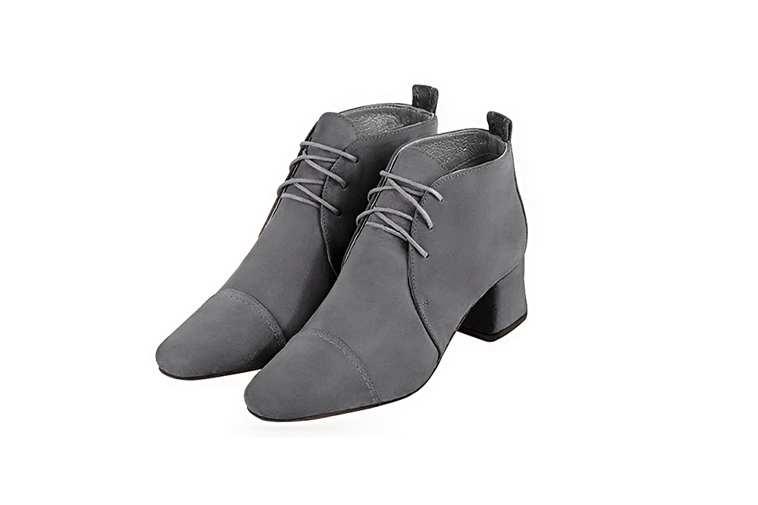 Dove grey women's ankle boots with laces at the front. Round toe. Low flare heels. Front view - Florence KOOIJMAN